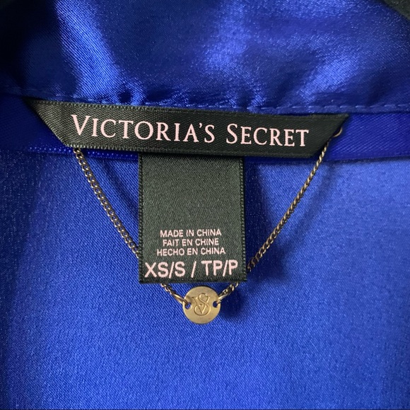 Victoria’s Secret Satin Robe - Picture 6 of 6